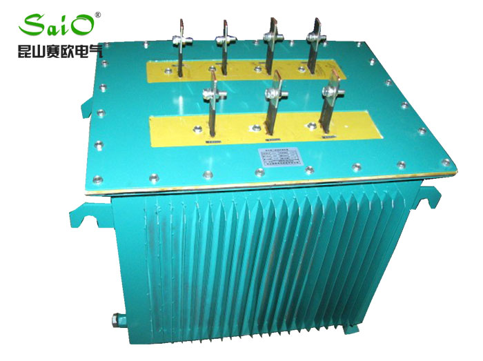 Three - phase oil - immersed transformer